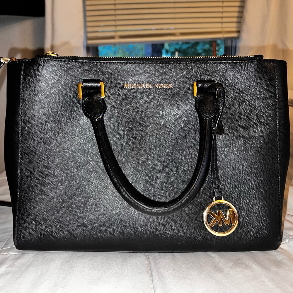 Medium Tote Bag